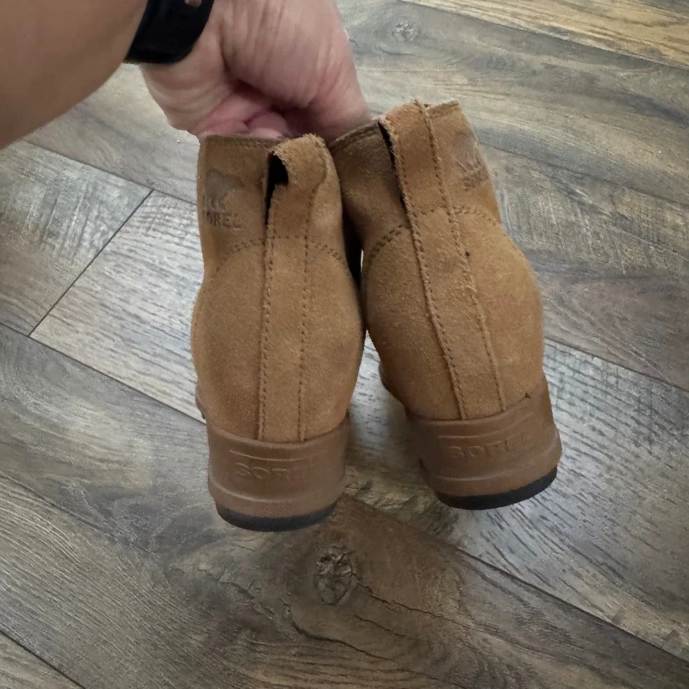 Sorel Evie Chelsea Boots Tan Leather Suede Wedge Ankle Booties Size 6.5 Gorpcore